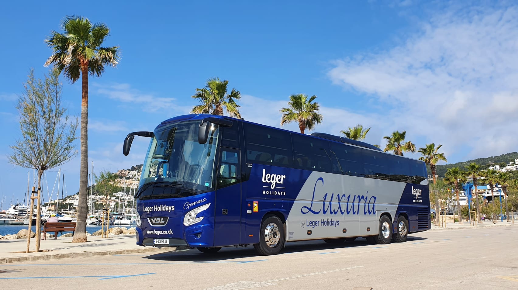 Chiltern Travel Luxuria coach